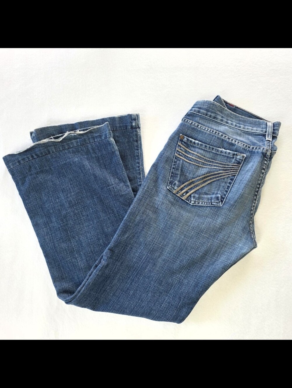 7 For All Mankind Bootcut Jeans Women’s Size 31 Medium Wash Distressed Hem Y2K